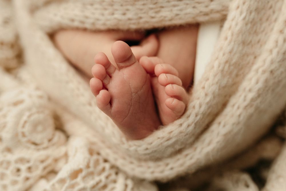 newborn photographer in victoria bc, maternity photography in victoria bc, newborn photographer nanaimo bc, photographer victoria bc,
