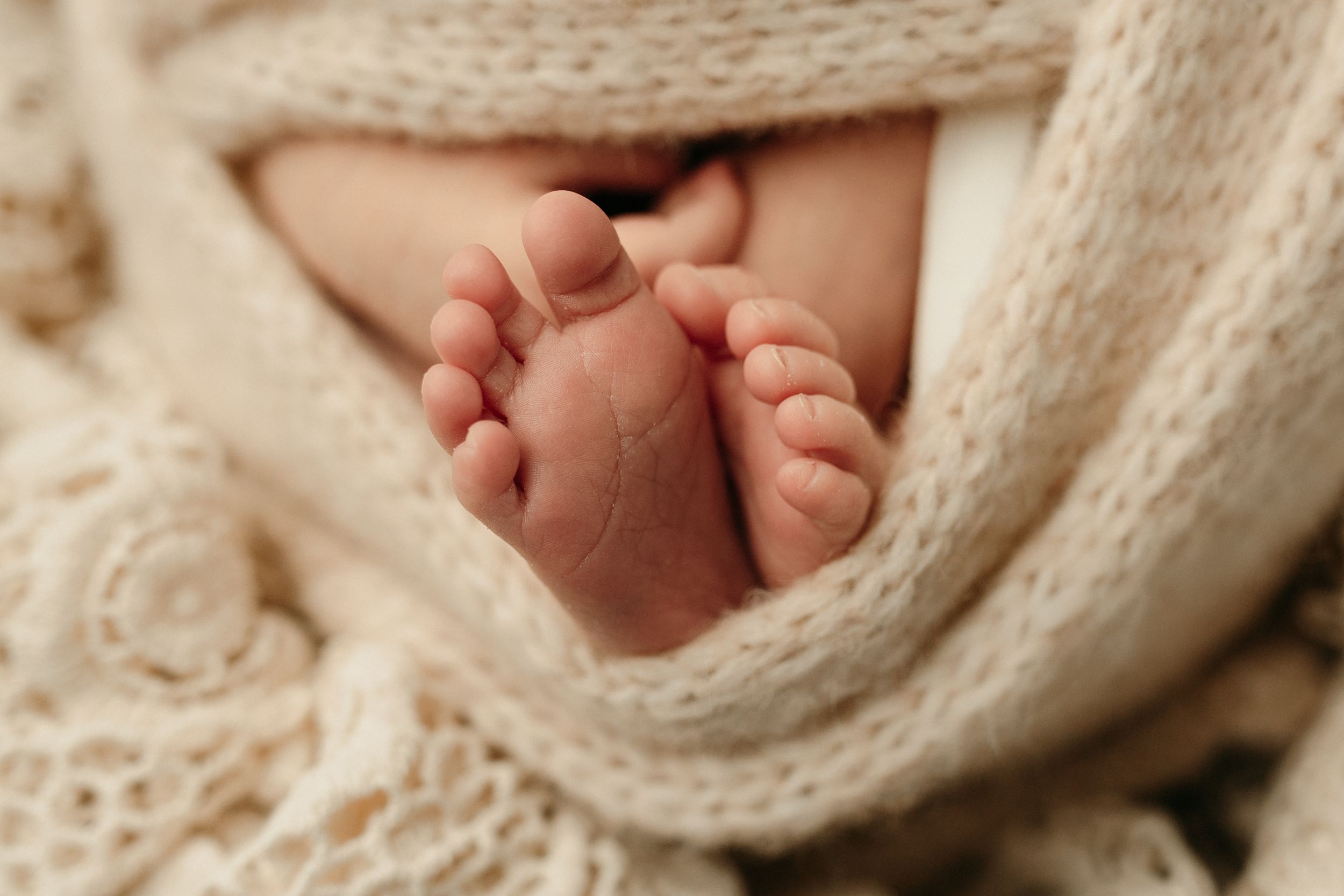 newborn photographer in victoria bc, maternity photography in victoria bc, newborn photographer nanaimo bc, photographer victoria bc,