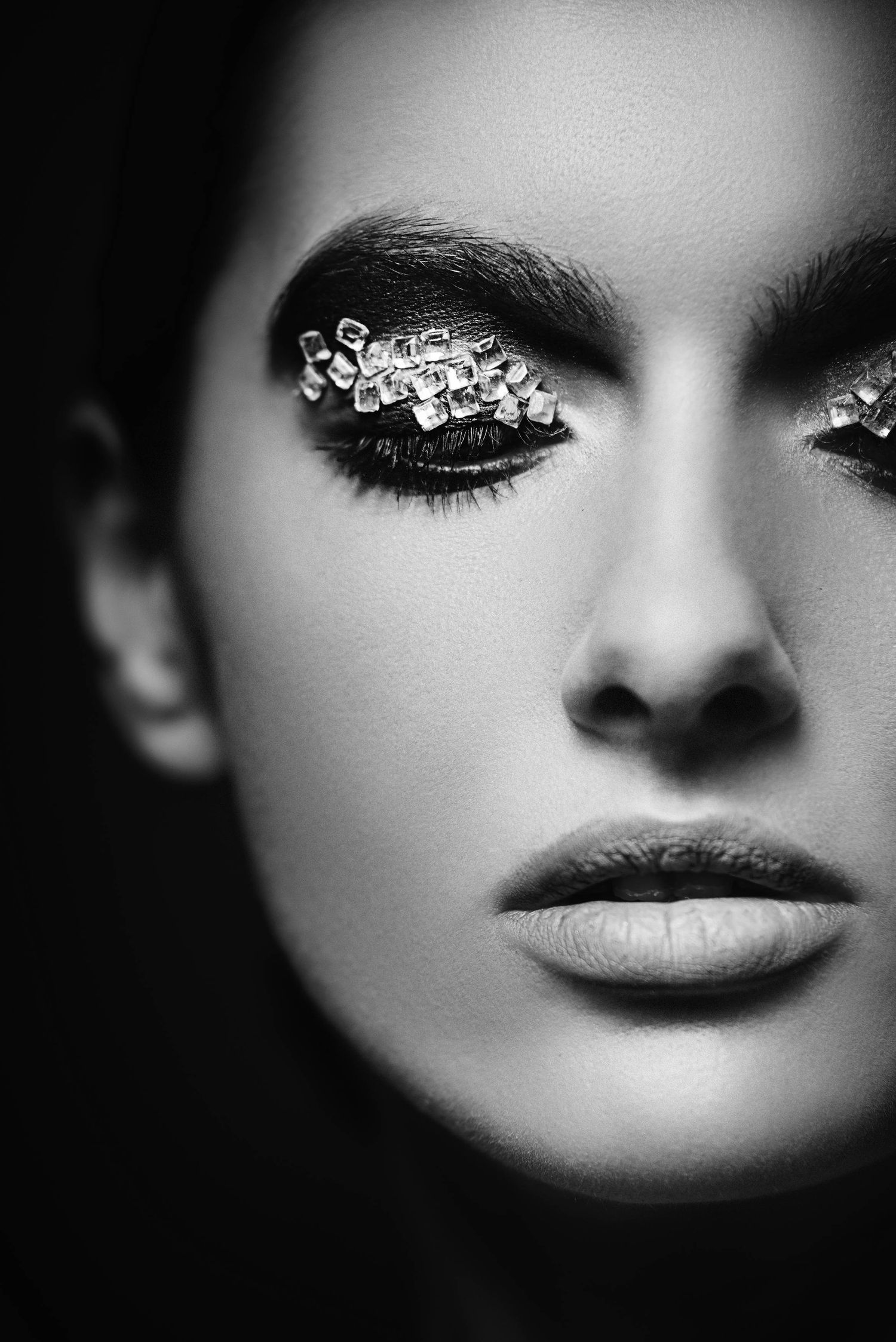 beauty-portrait-wedding-photographer-silvia-lung-ioana-malai