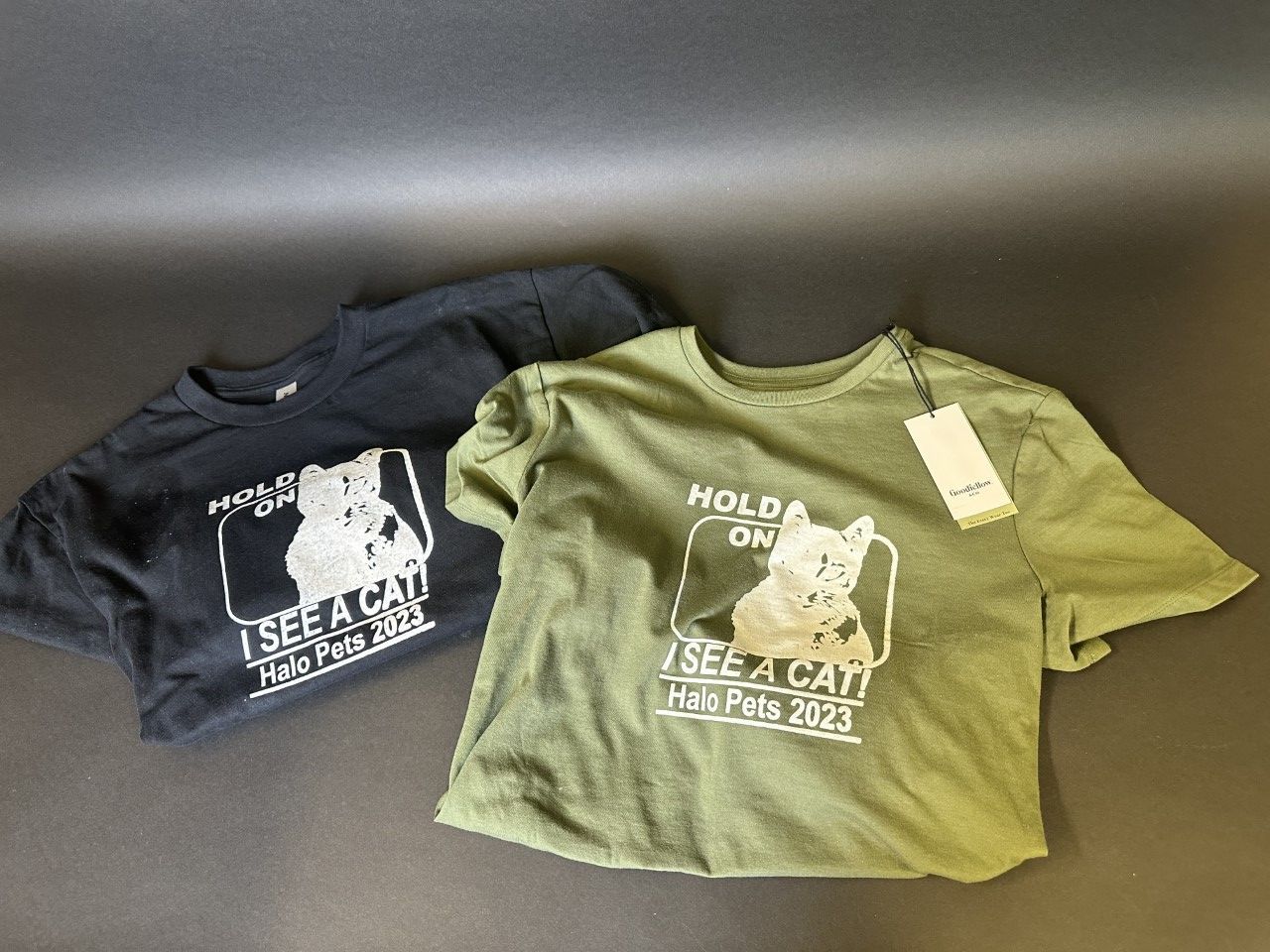 Halo Pets T-shirt in green and black