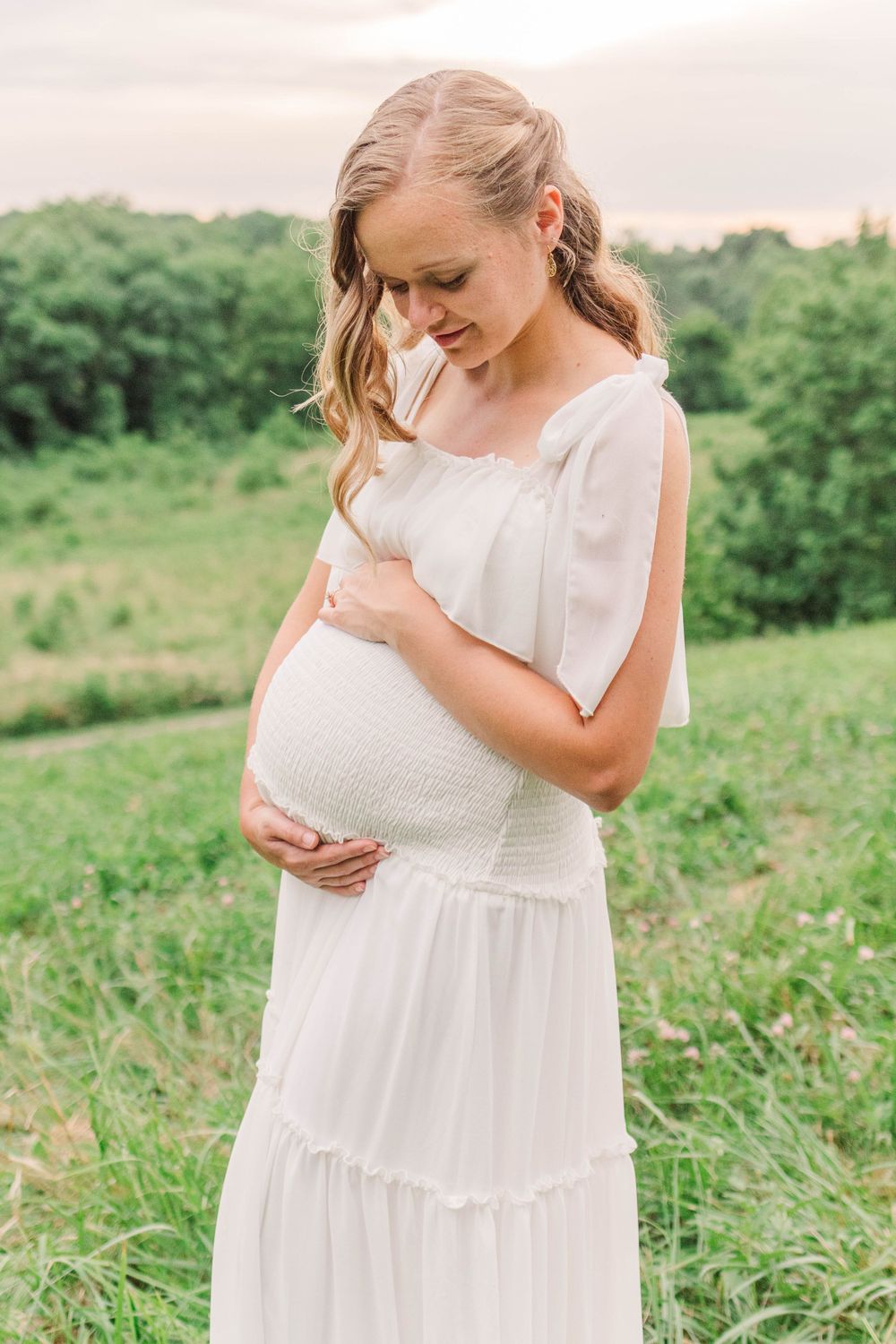 Maternity session at Glenwood Gardens in Cincinnati