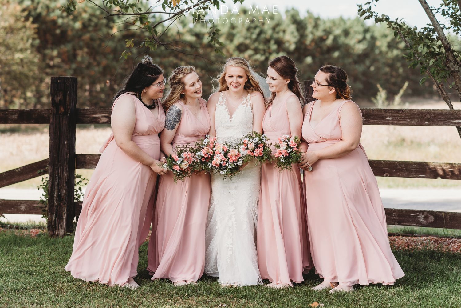 wedding photographer, wisconsin photographer, Amanda Clark, Manda Mae Photography, wedding details, wedding bouquet,