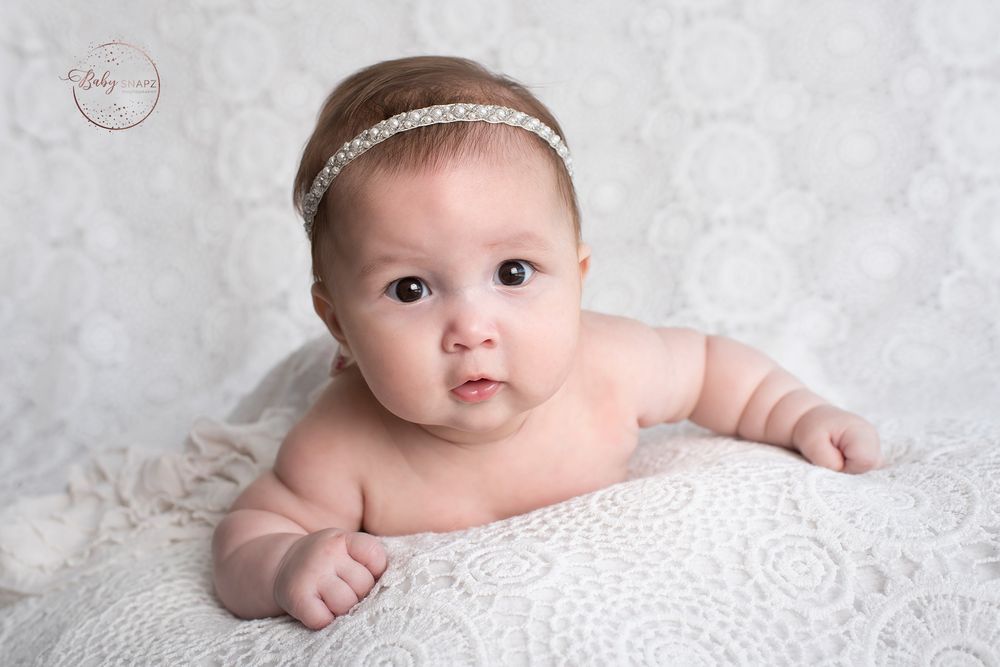 Melbourne Maternity, Newborn, Baby, Cake smash and family photographer located in South Morang Melbourne.
Baby Snapz is run by Melina Barlow