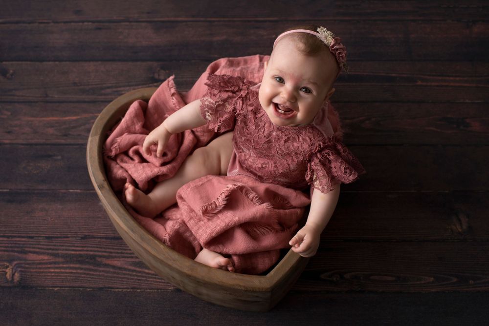 Melbourne Maternity, Newborn, Baby, Cake smash and family photographer located in South Morang Melbourne.
Baby Snapz is run by Melina Barlow