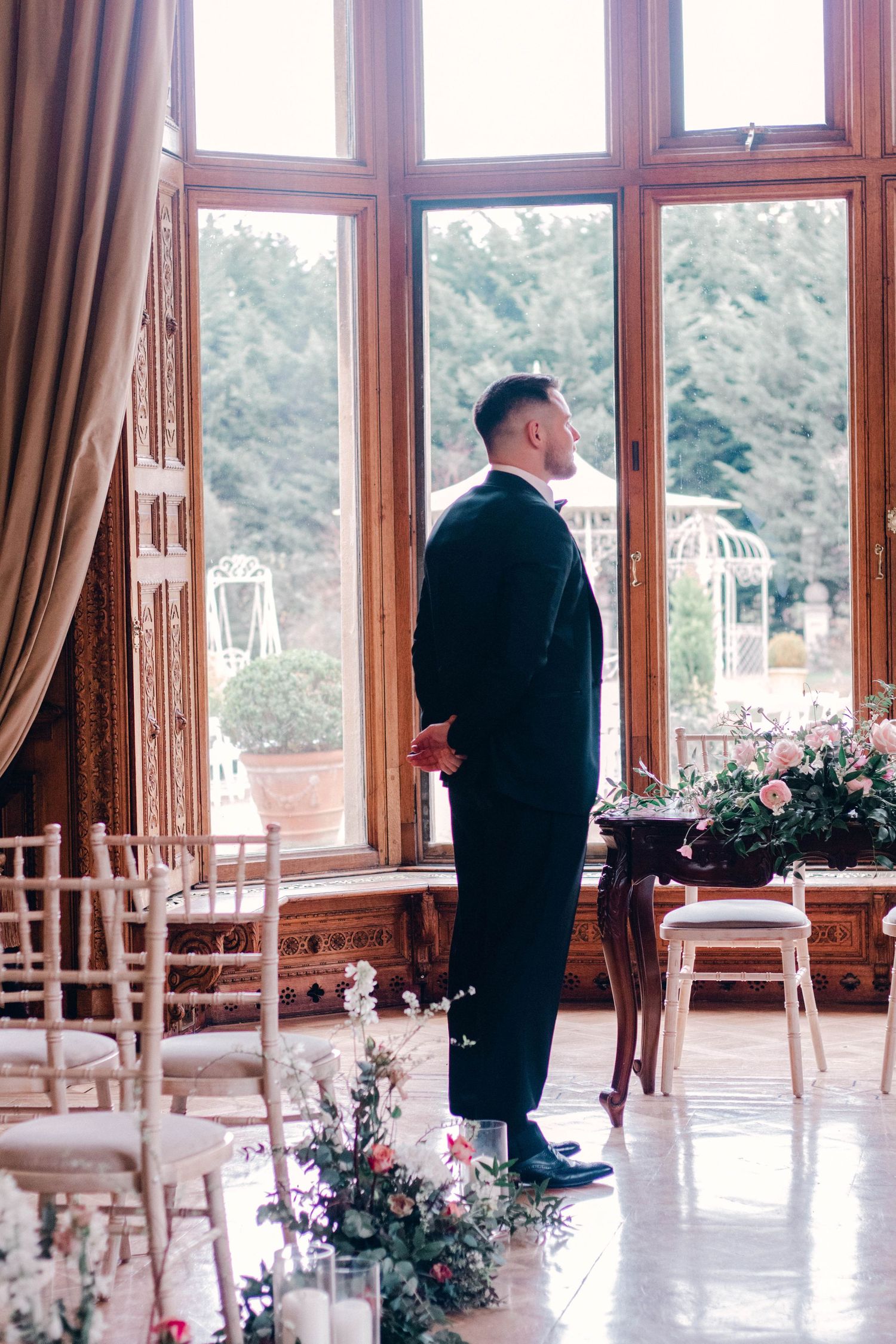 groom reaction bride walking down the aisle