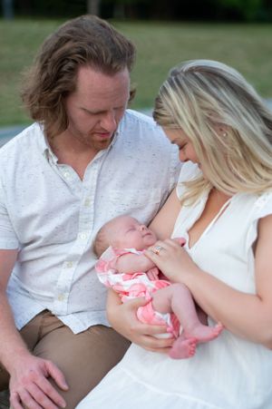 Pittsburgh family photographer, outdoor newborn session, aspinwall, allegheny rivertrail park