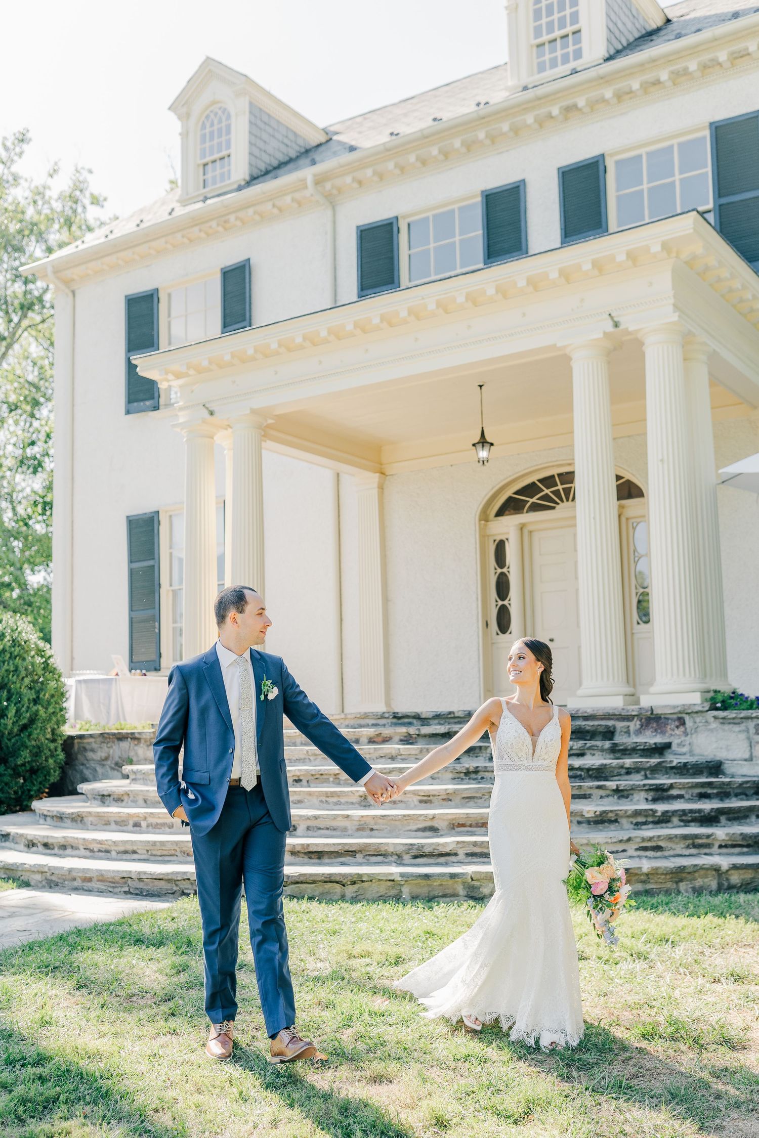 RUST MANOR HOUSE LEESBURG VIRGINIA WEDDING PICTURES BRIDE GROOM