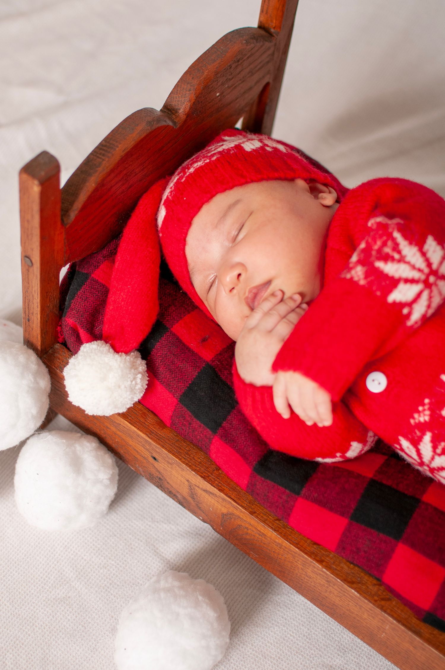 newborn sleeping holiday