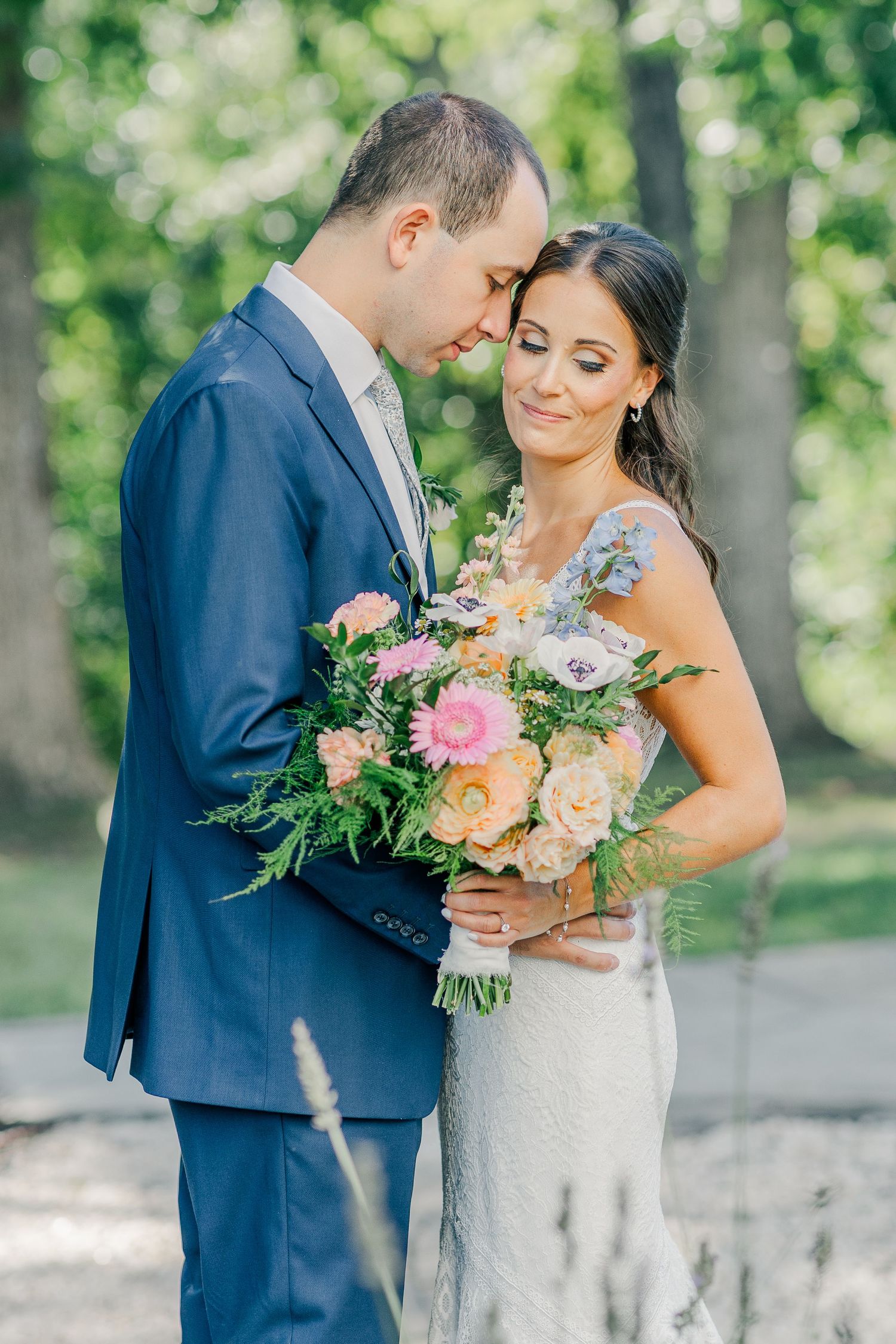 RUST MANOR HOUSE LEESBURG VIRGINIA WEDDING PICTURES BRIDE GROOM