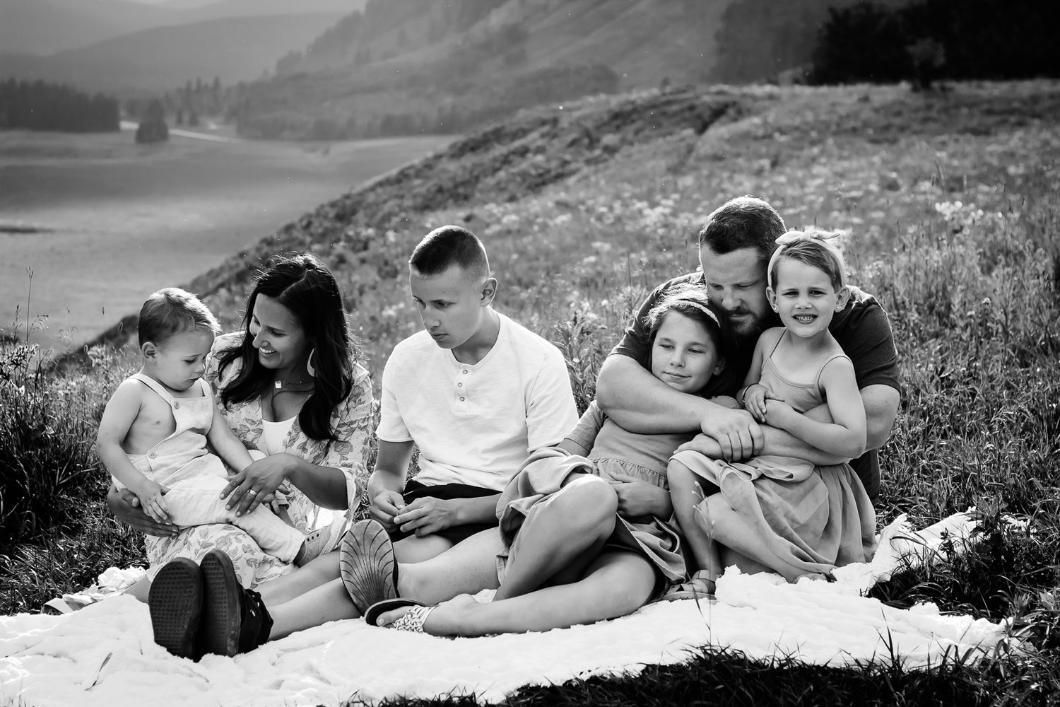 Bighorn Lookout Kananaskis family photos during summer by Love & Sunshine Photography