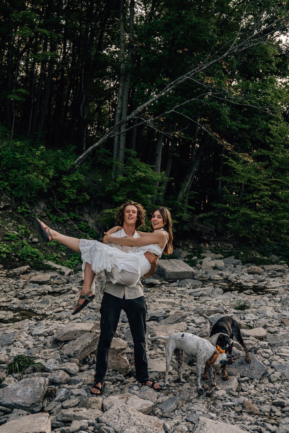Family pet photographer in Cincinnati Oh Dog photos Dayton Ohio Adventurous Couples photography near me