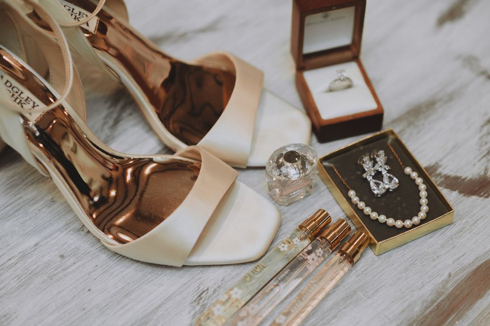 #intimateweddingphotographer #thisisreportage #civilceremony #weddingmagic #uniquewedding #weddingbride #bridalphotograp