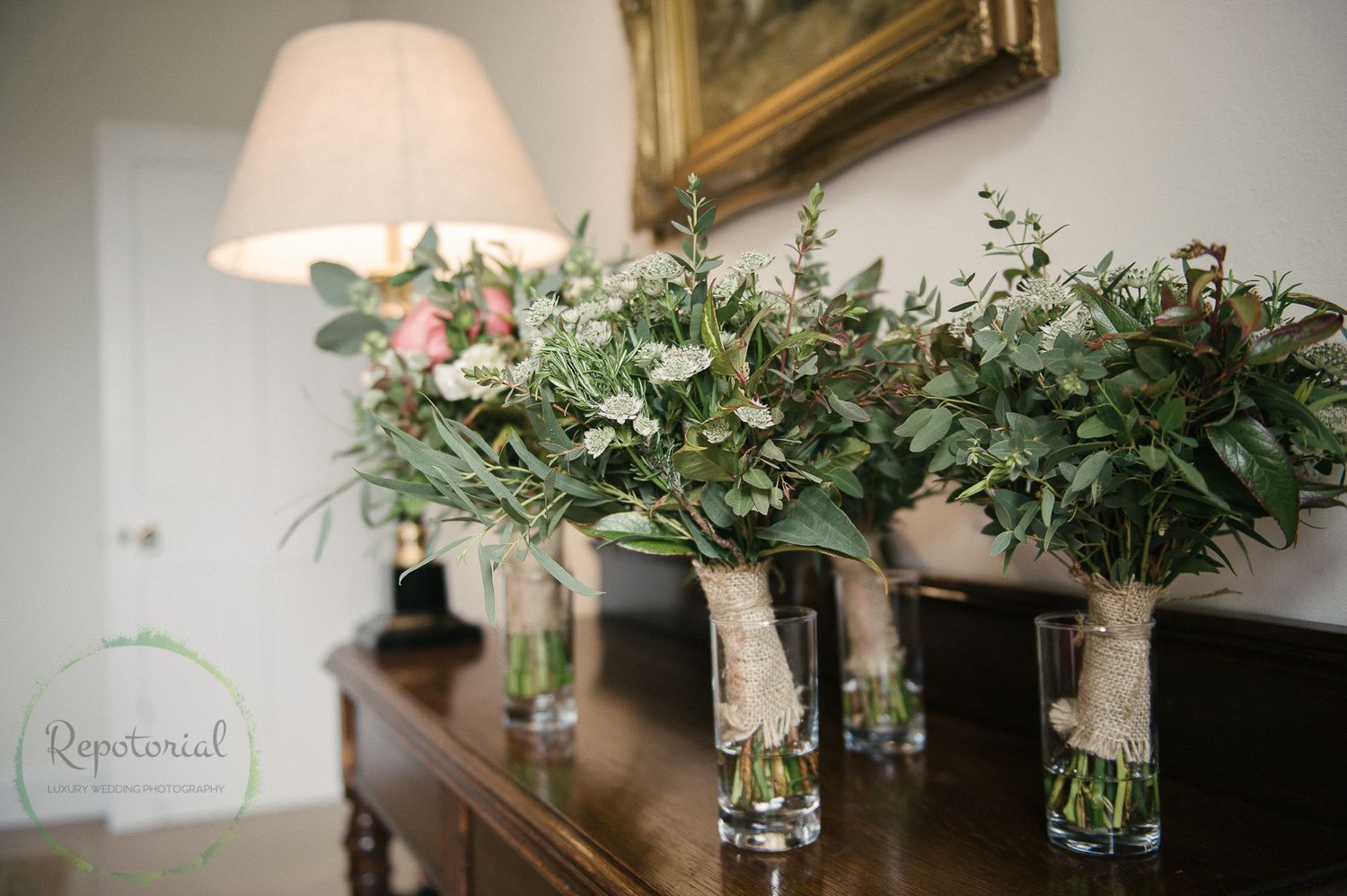 Reportage detail shot of wedding bouquets