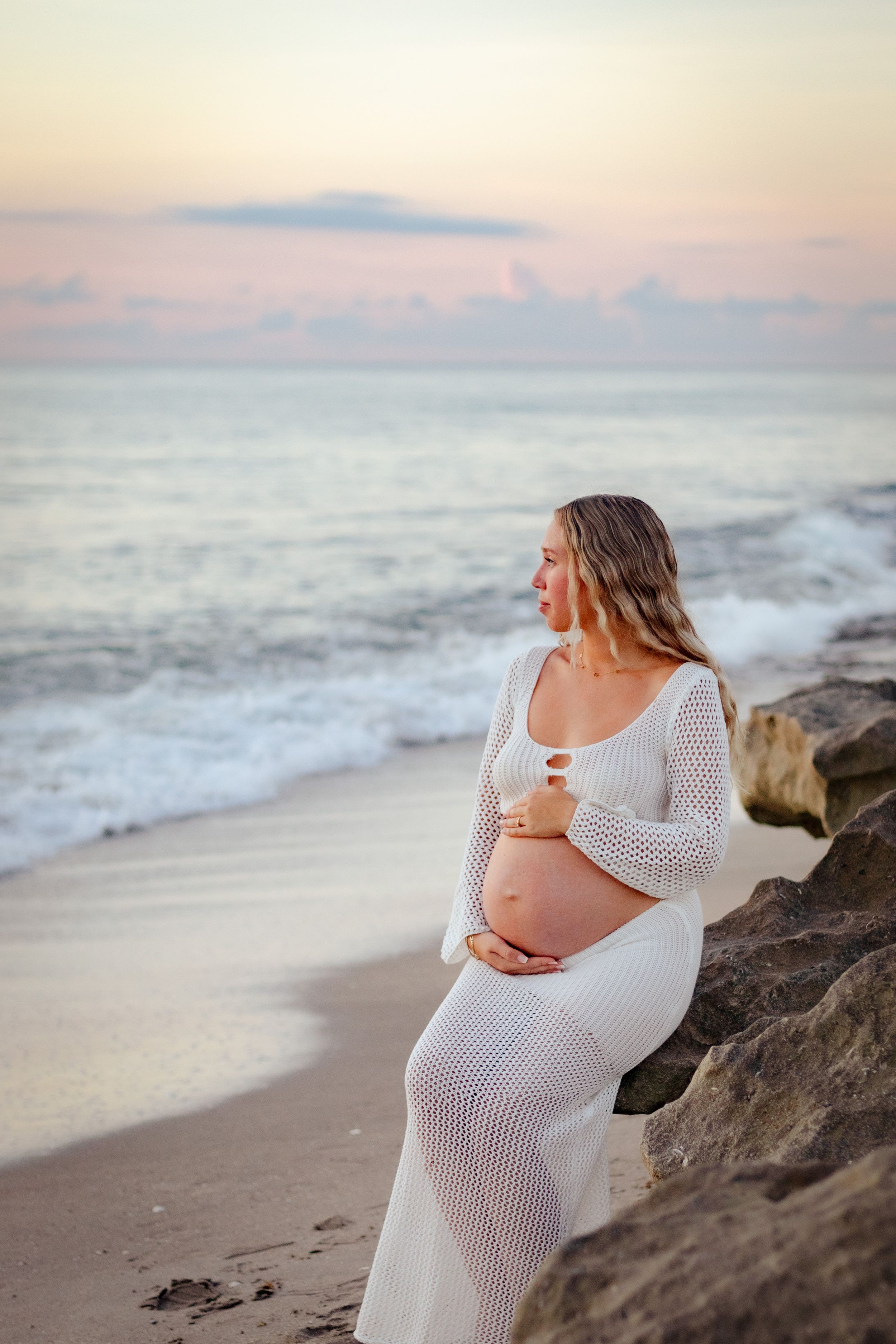 Huuse of refuge maternity photo at sunrise