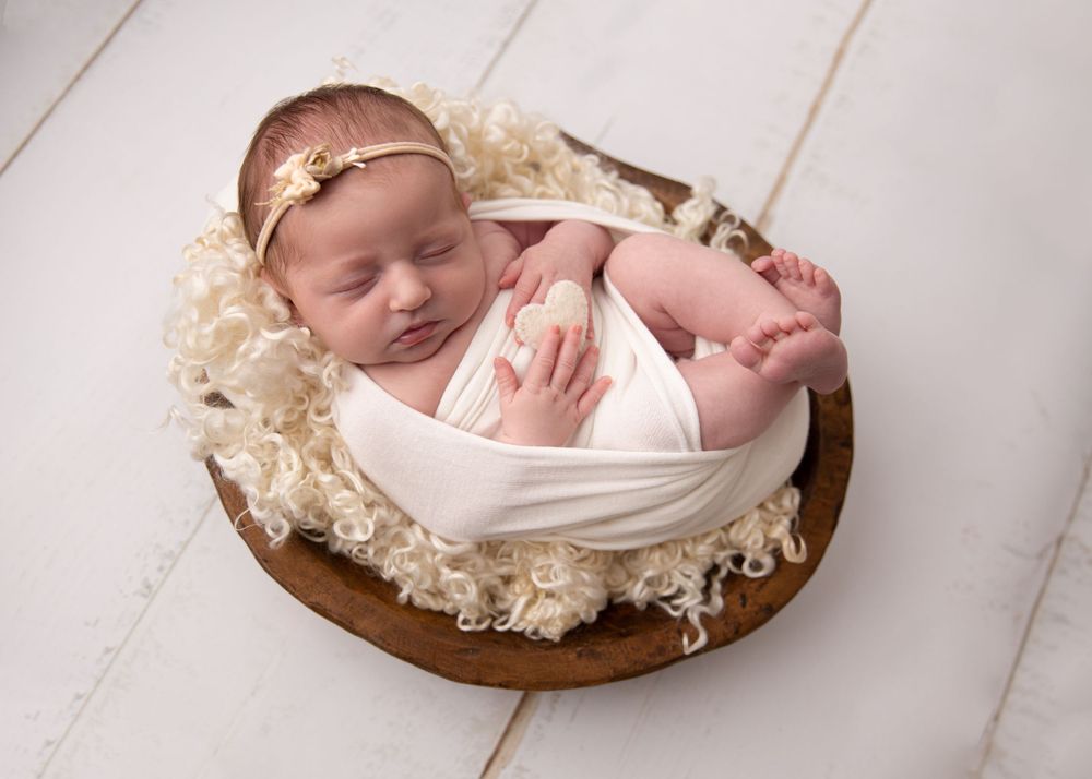 Newborn photography - Wooden Bowl, White wrap