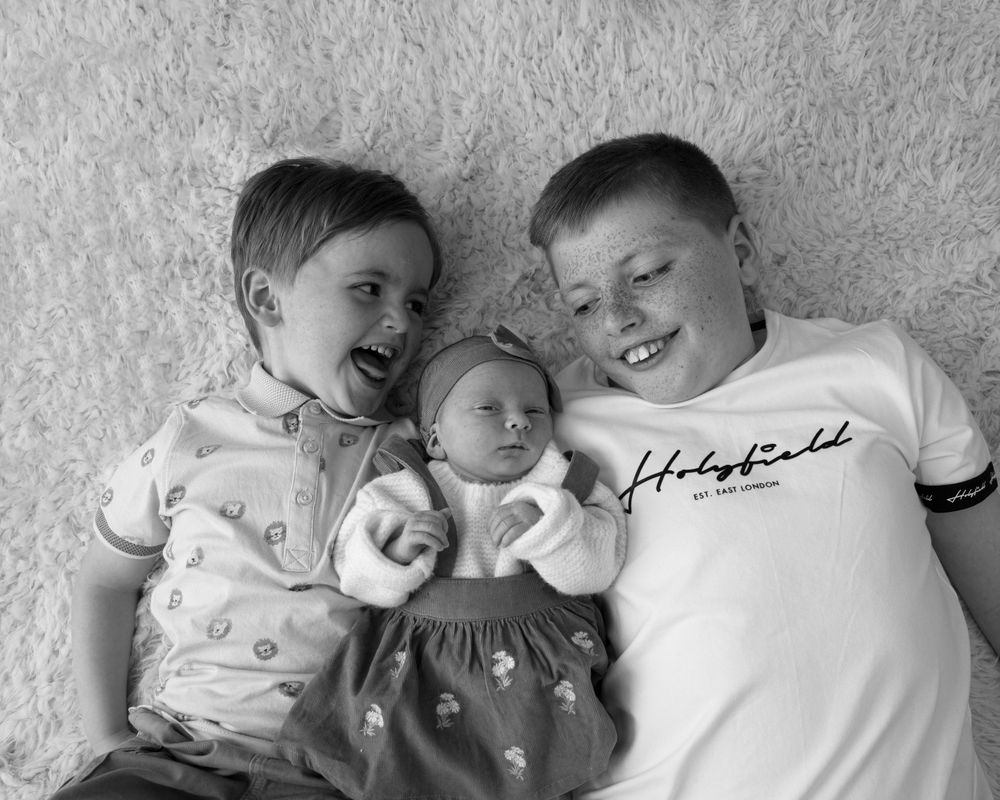Newborn photography - Siblings, Black and white, Brothers