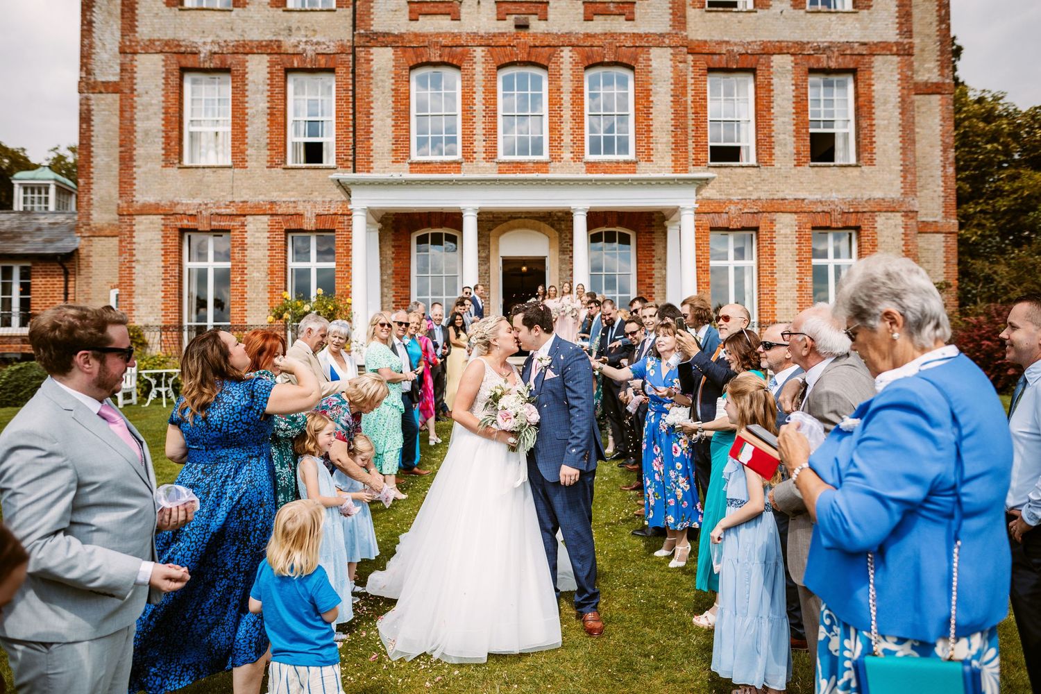 Ardington House a beautiful, quintessential English Georgian Grade II listed stately home with bride groom confetti throw Vicky Lewis