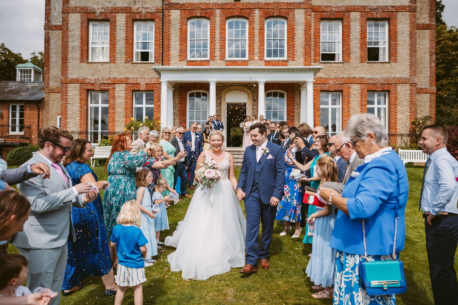 Ardington House a beautiful, quintessential English Georgian Grade II listed stately home with bride groom confetti throw Vicky Lewis
