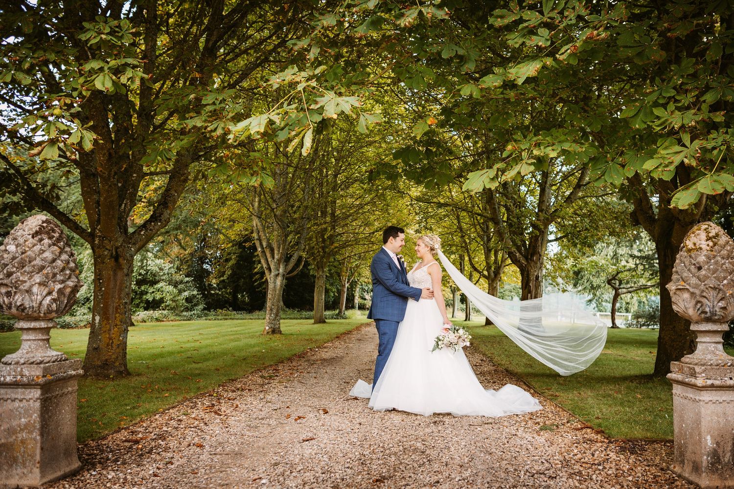 Ardington House beautiful, quintessential English Georgian Grade II listed stately home bride groom portraits Vicky Lewis Photography