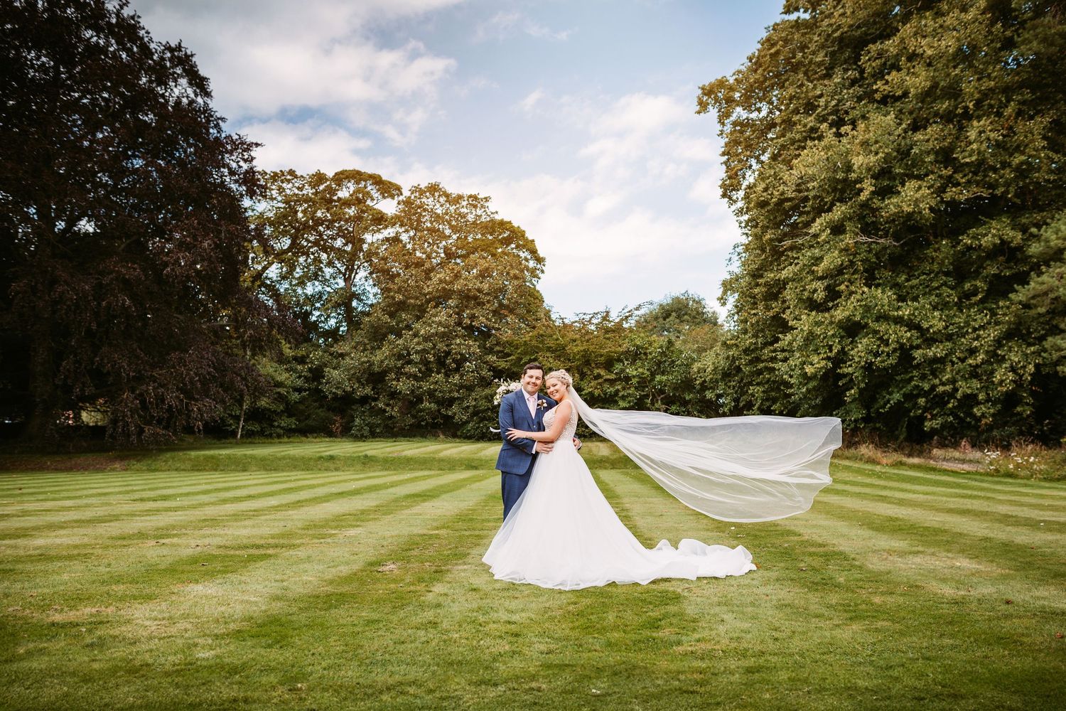 Ardington House beautiful, quintessential English Georgian Grade II listed stately home bride groom portraits Vicky Lewis Photography