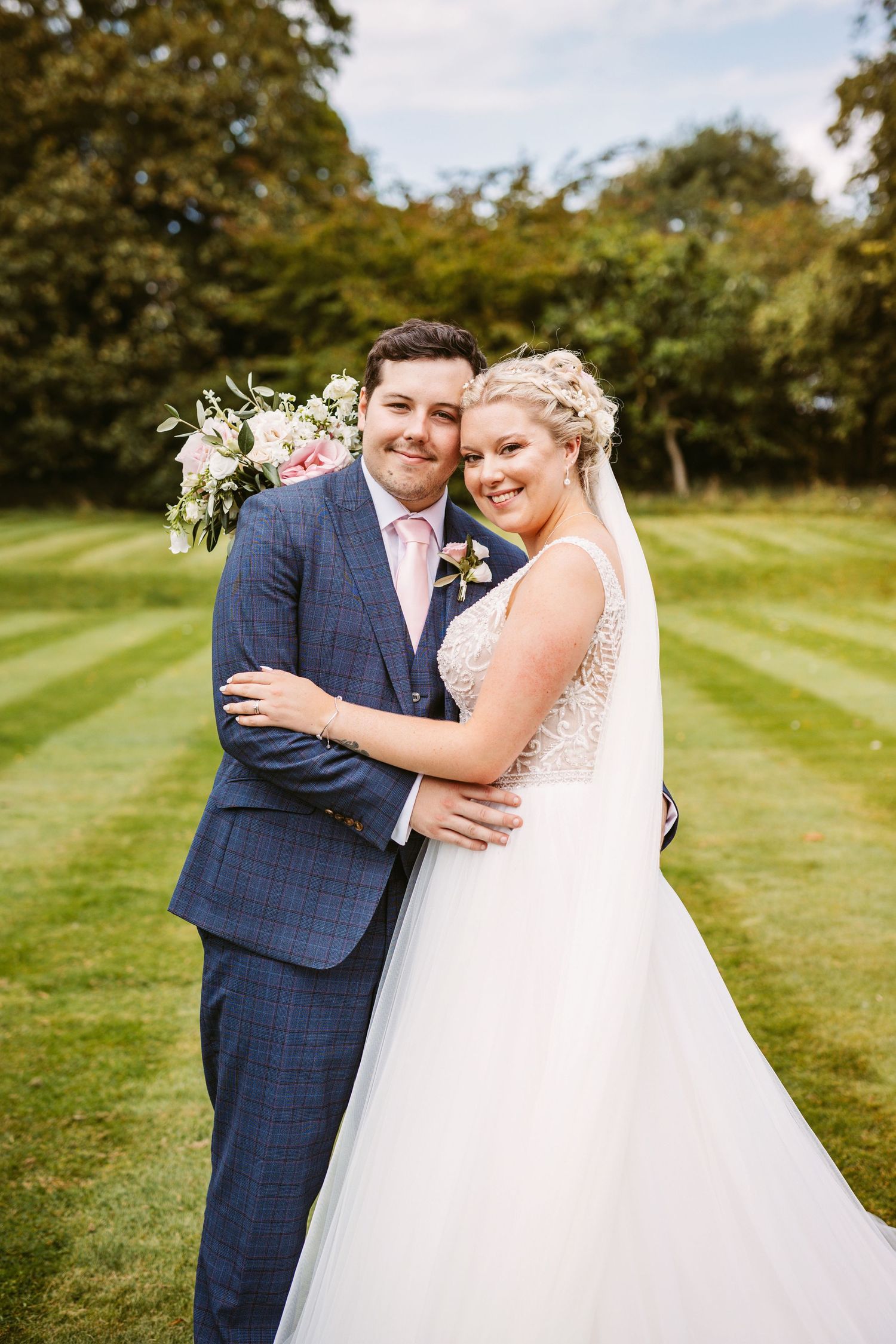 Ardington House beautiful, quintessential English Georgian Grade II listed stately home bride groom portraits Vicky Lewis Photography