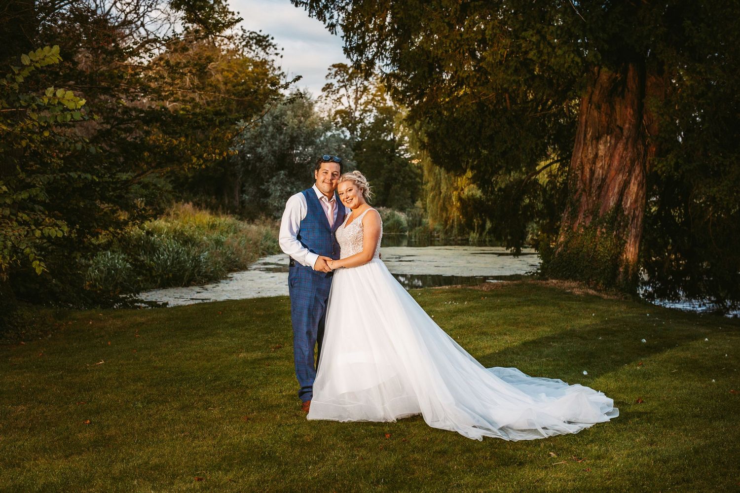 Ardington House English wedding stately manor bride groom evening shots Vicky Lewis Photography