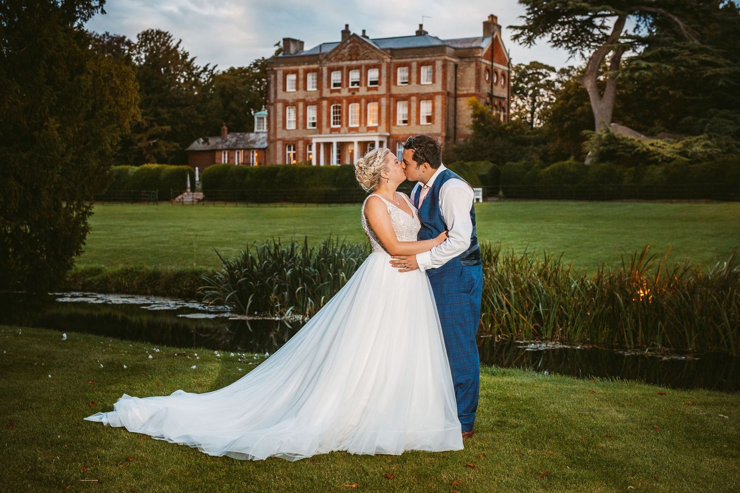 Ardington House English wedding stately manor bride groom evening shots Vicky Lewis Photography
