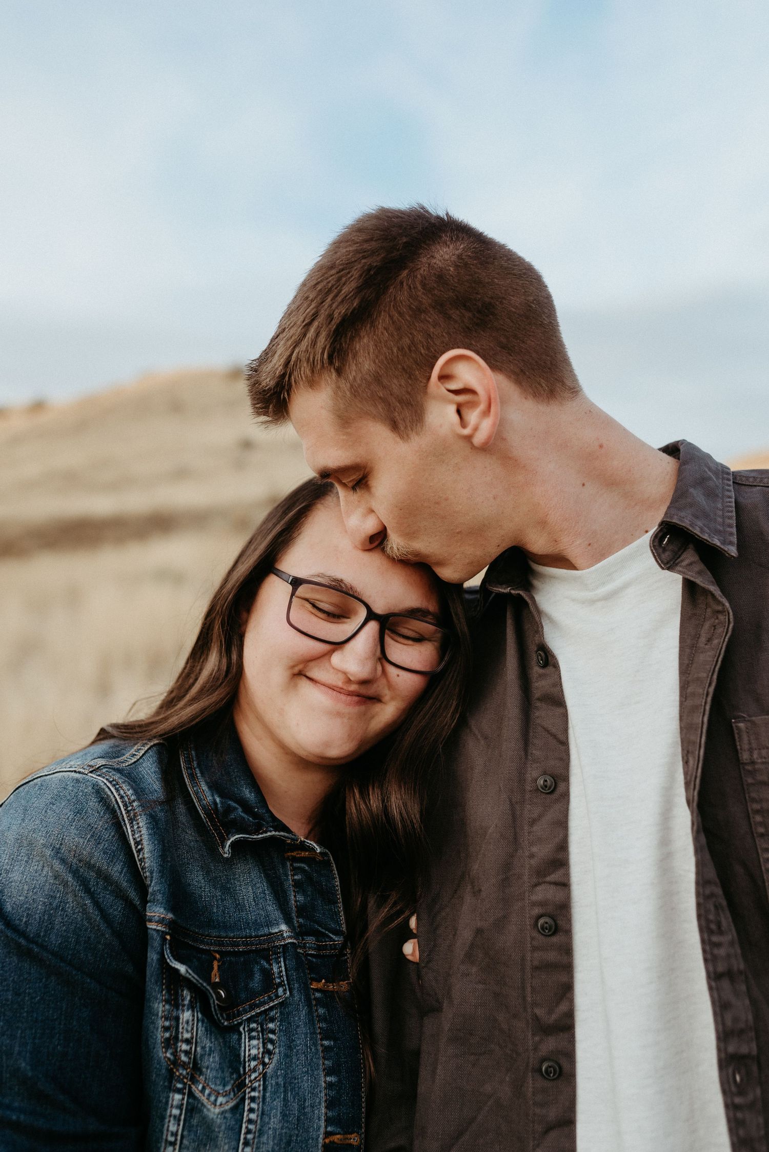forehead kisses anniversary session photos
