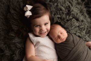 Sibling newborn session