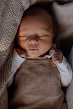 Newborn fotografie Haarlem, Newborn shoot Chloé