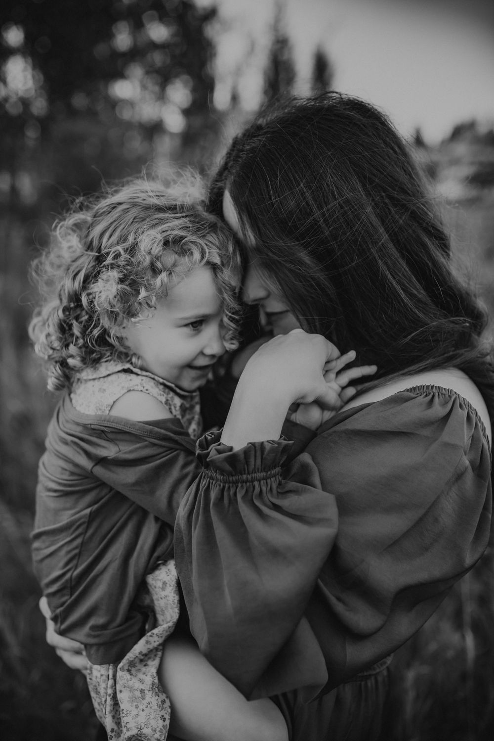 Alberta Family Photographer, Motherhood Photography, Maternity Photography, Sylvan Lake Photographer