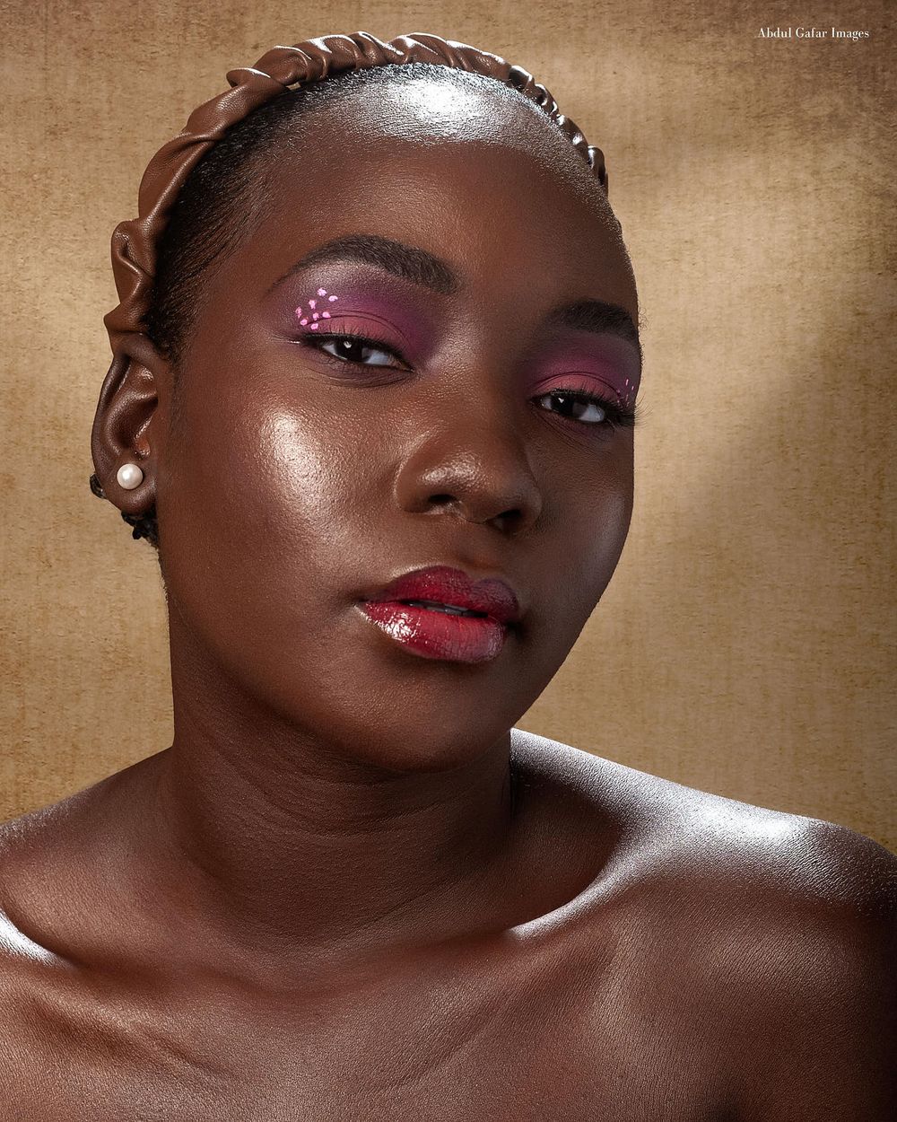chocolate headband on melanin model