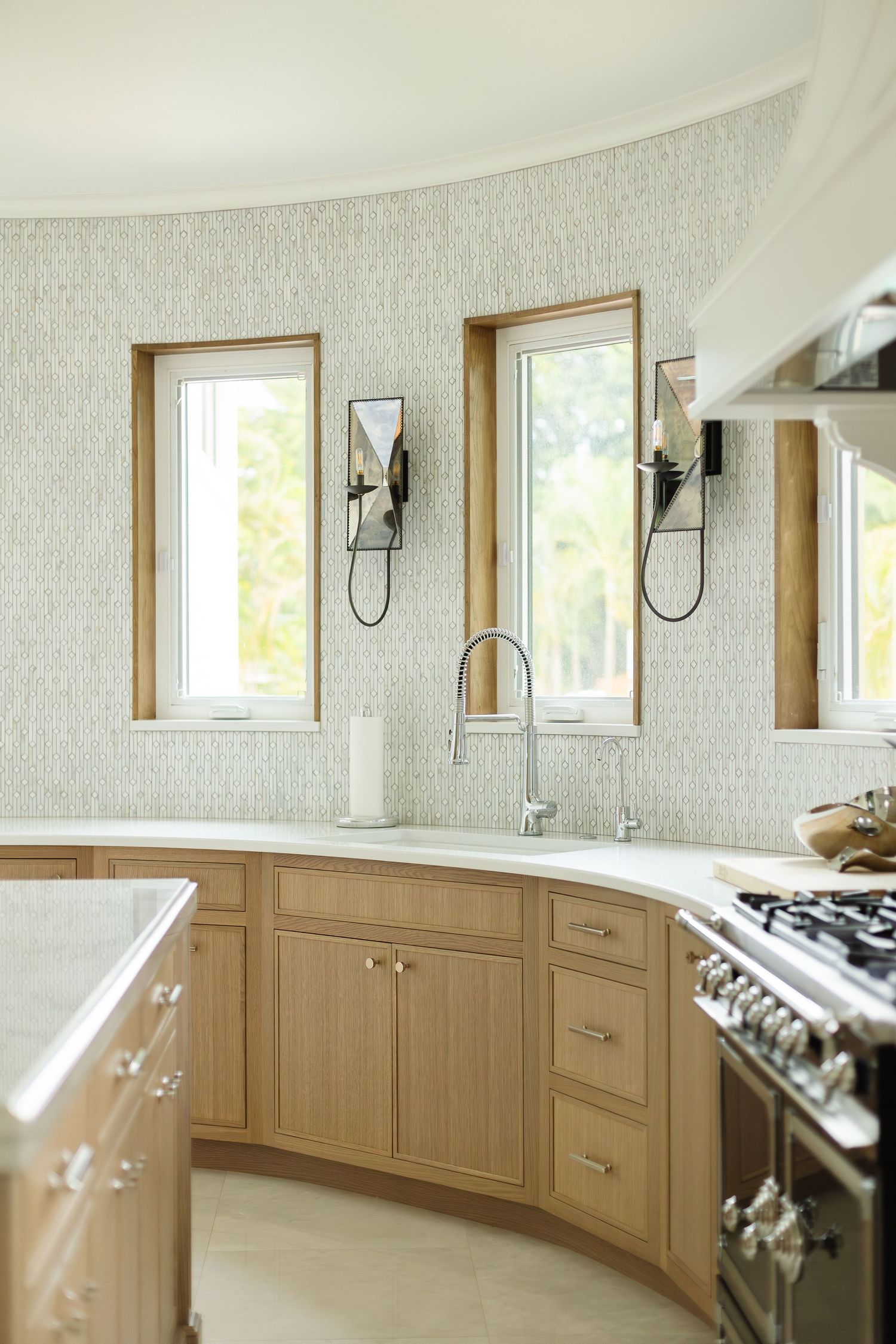 Tara Correa's photography focuses on capturing the architectural interiors of commercial and residential spaces.