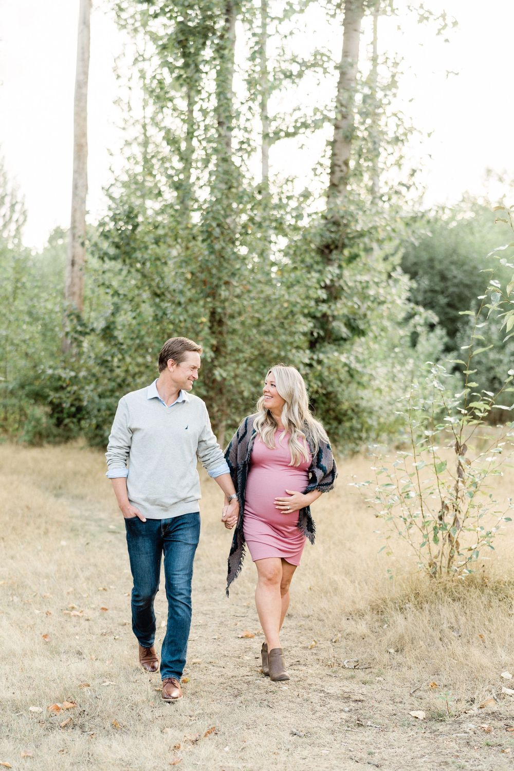husband and wife maternity photoshoot pregnancy bellingham wa