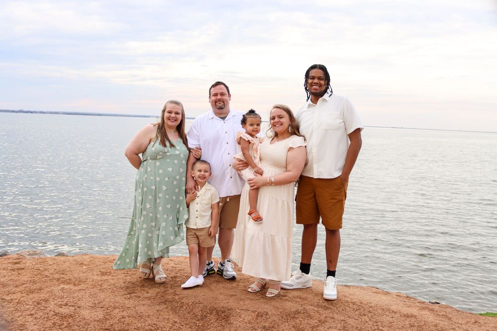 Oklahoma family photographer offering family photo sessions for couples, parents, kids, siblings, and extended families.