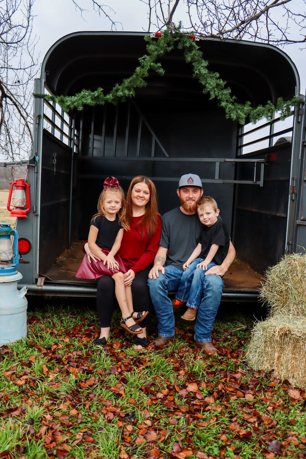 Oklahoma family photographer offering family photo sessions for couples, parents, kids, siblings, and extended families.