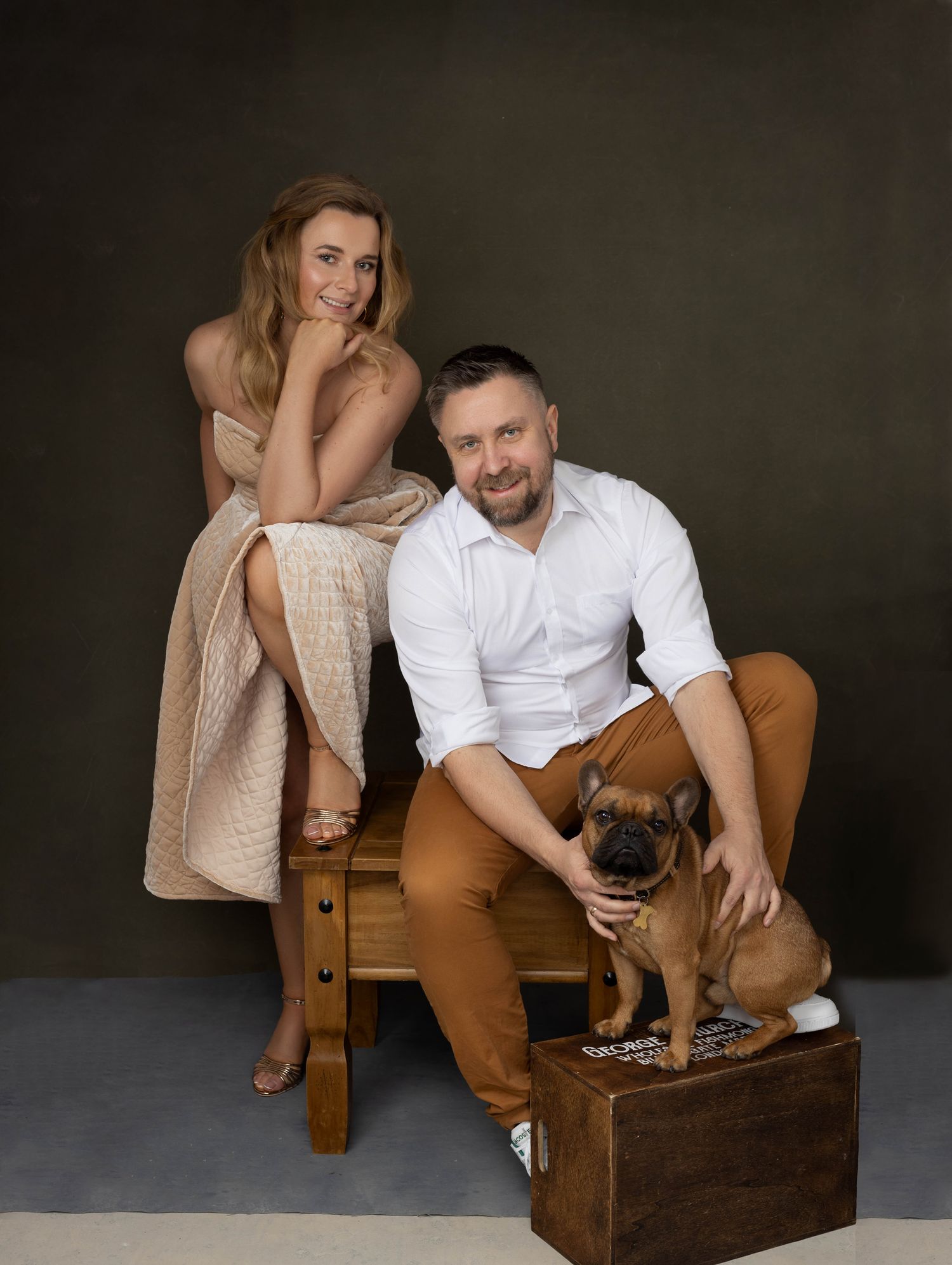 Couple and pet (dog) photoshoot, Northampton. www.elenabrownportraits.co.uk