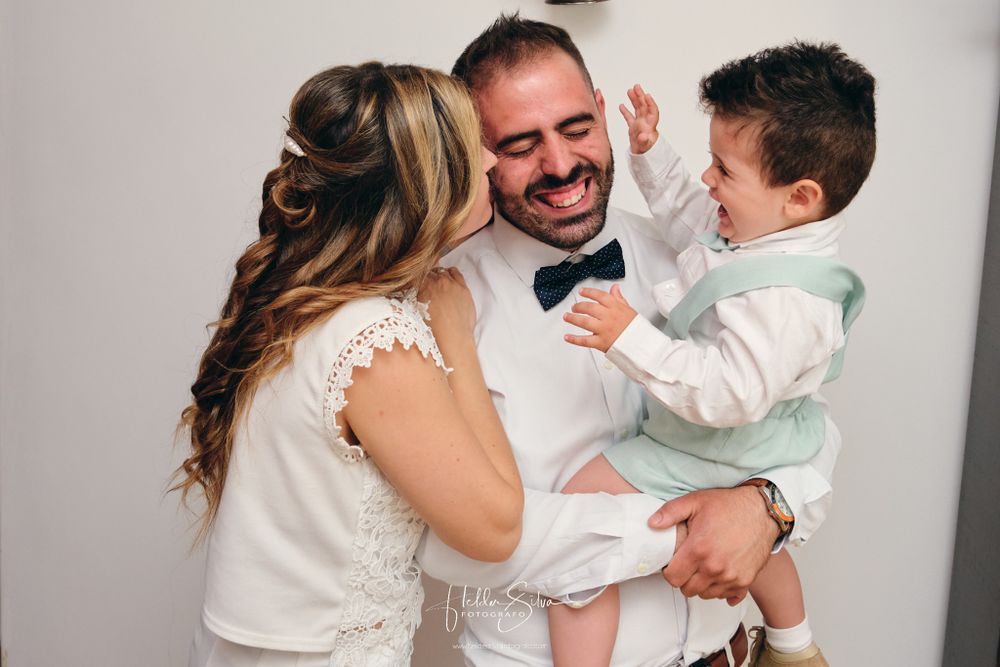 pai muito feliz com familia