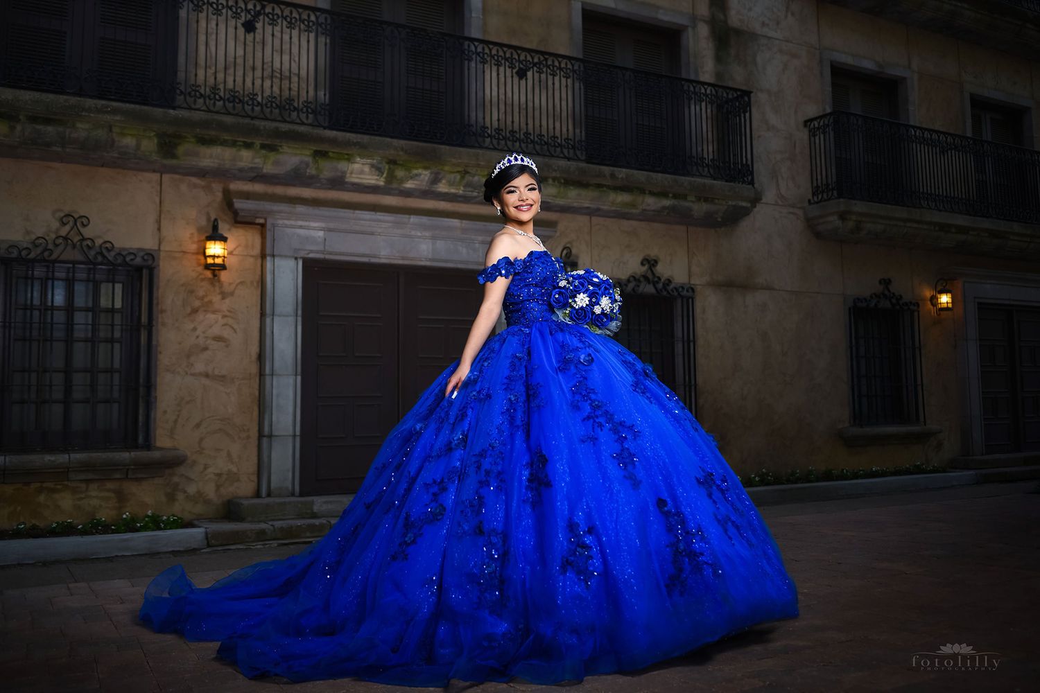 blue dress for photoshoot Royal blue dress for rent in Santorini