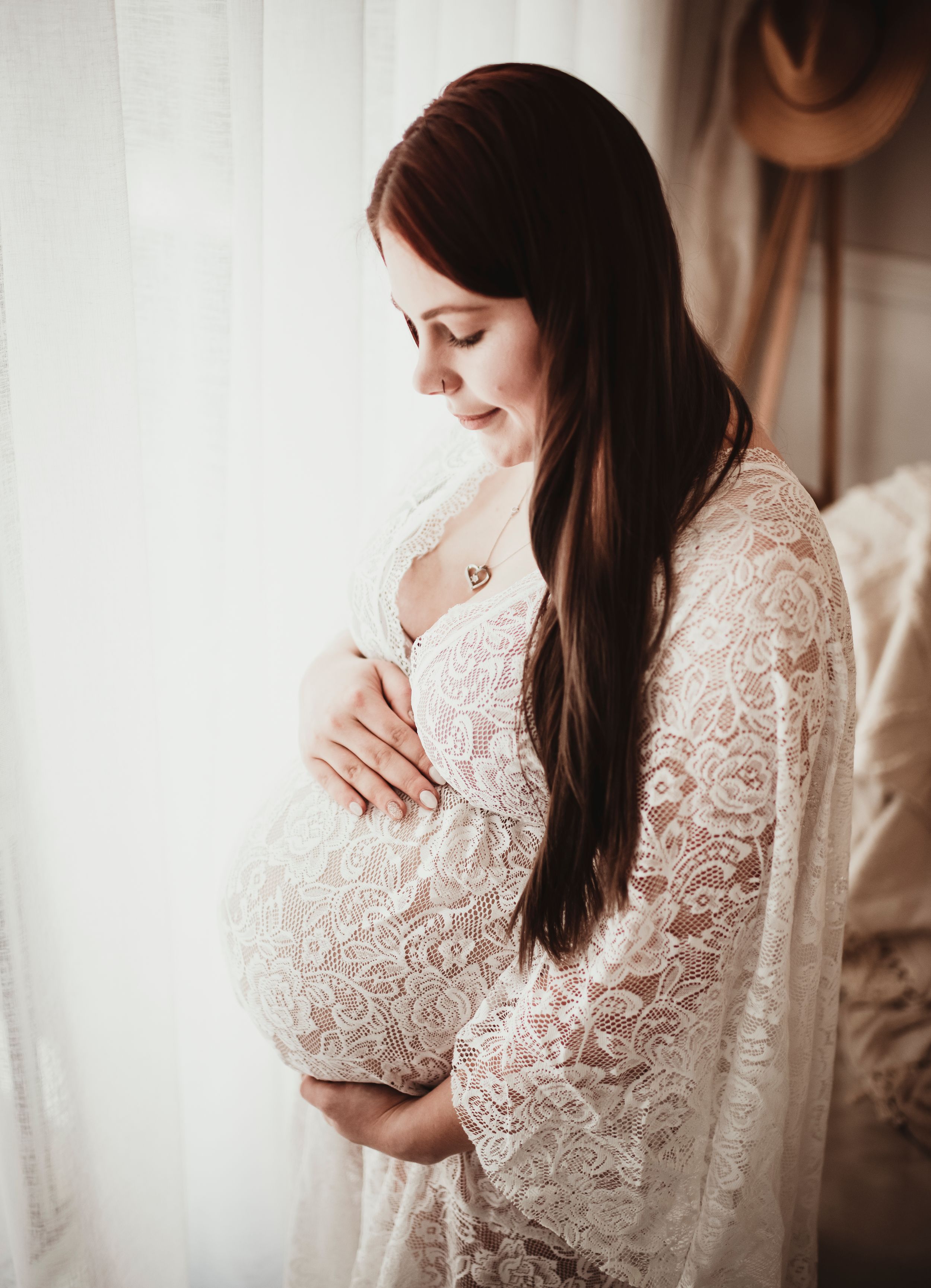 Capture precious moments with Melbourne's best newborn photography! Professional, creative, and affordable sessions for your newborn, child.