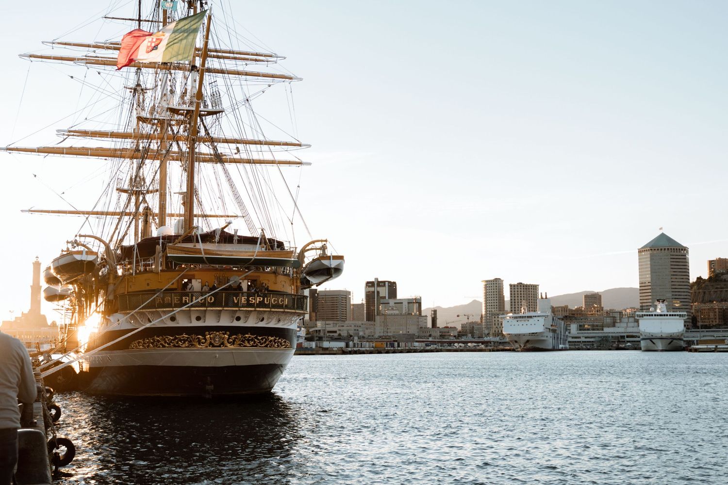 Nave storica Amerigo Vespucci per un evento aziendale importante di champagne a Genova al Porto Antico
