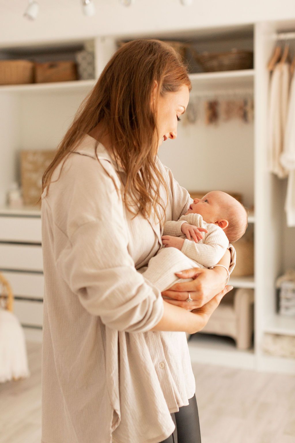 newborn baby maternity first birthday cakesmash photoshoot Dorset family photographer photography studio