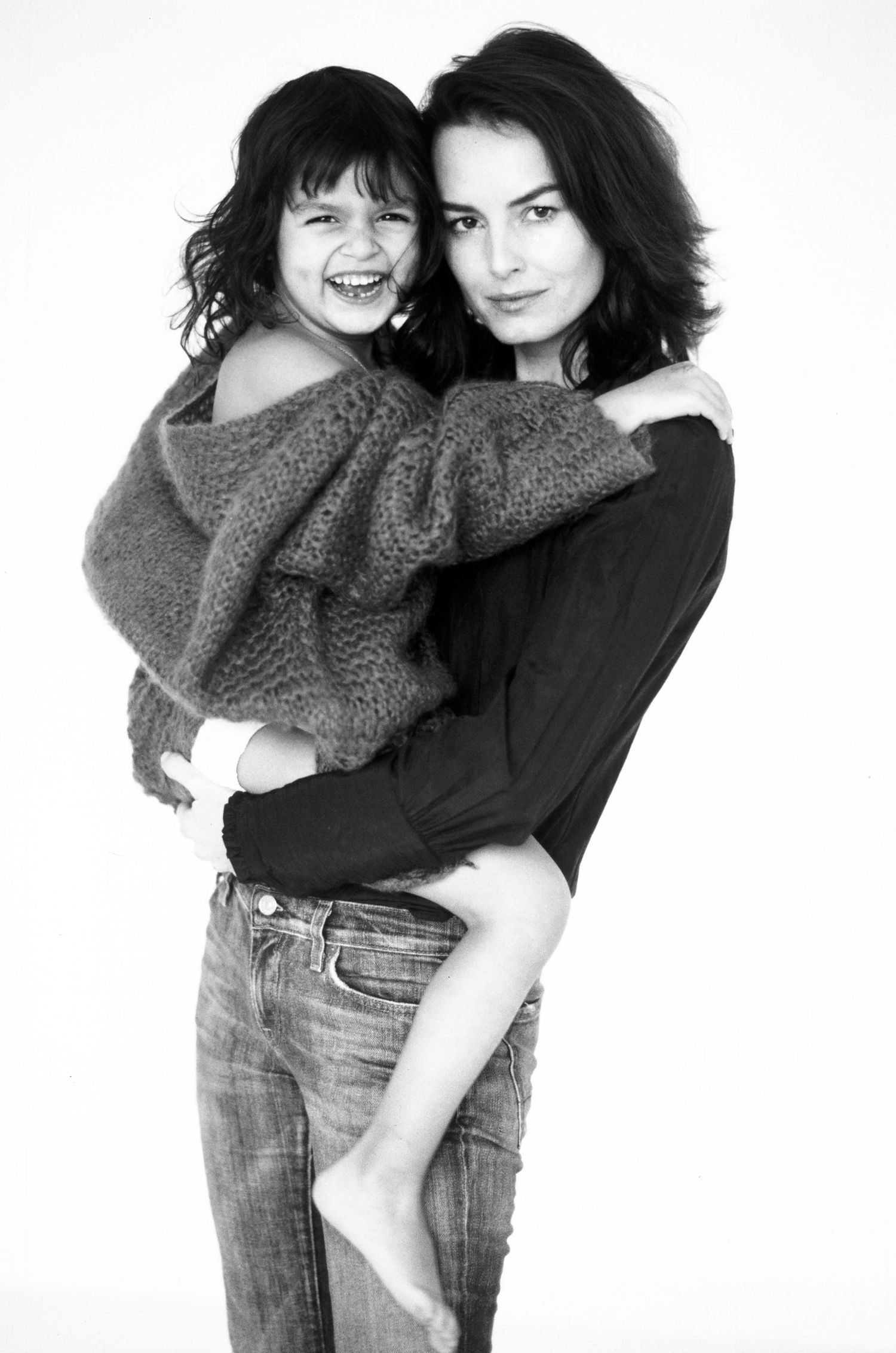 Inniger Moment zwischen Mutter und Kind – natürliche, emotionale Familienfotografie von Andrea Fotografie, Frankfurt | klickundgluecksfotos.