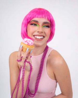 Retrato de Chica en Tonos Rosados