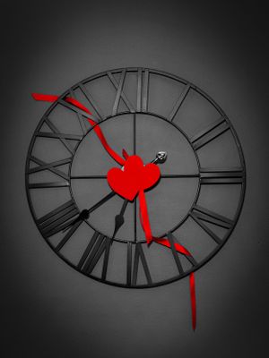 Fotografía Conceptual de Reloj con Corazón