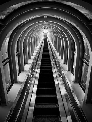 Fotografía de Escalera con Puntos de Fuga