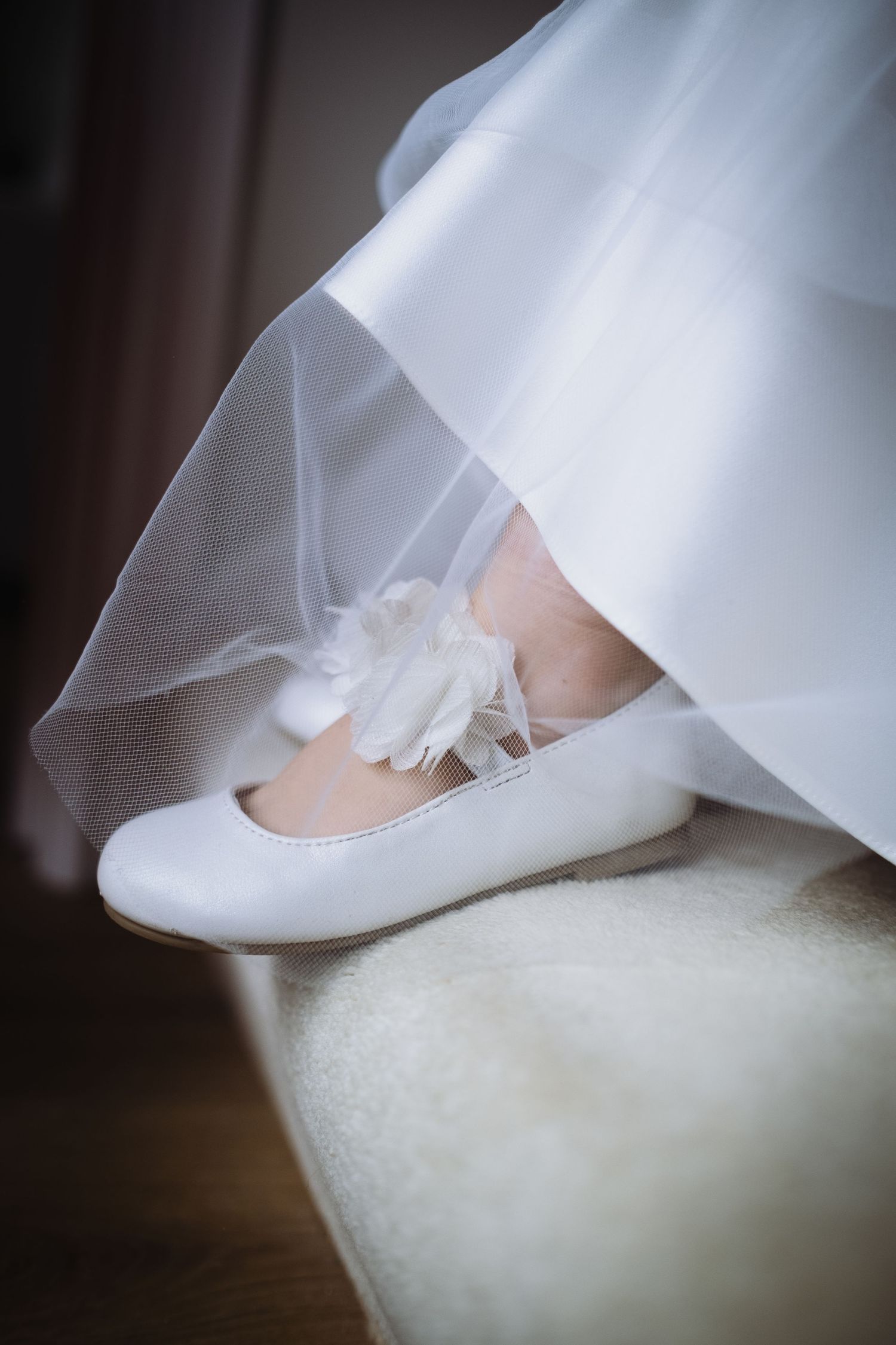Bridesmaid's shoe on her stair