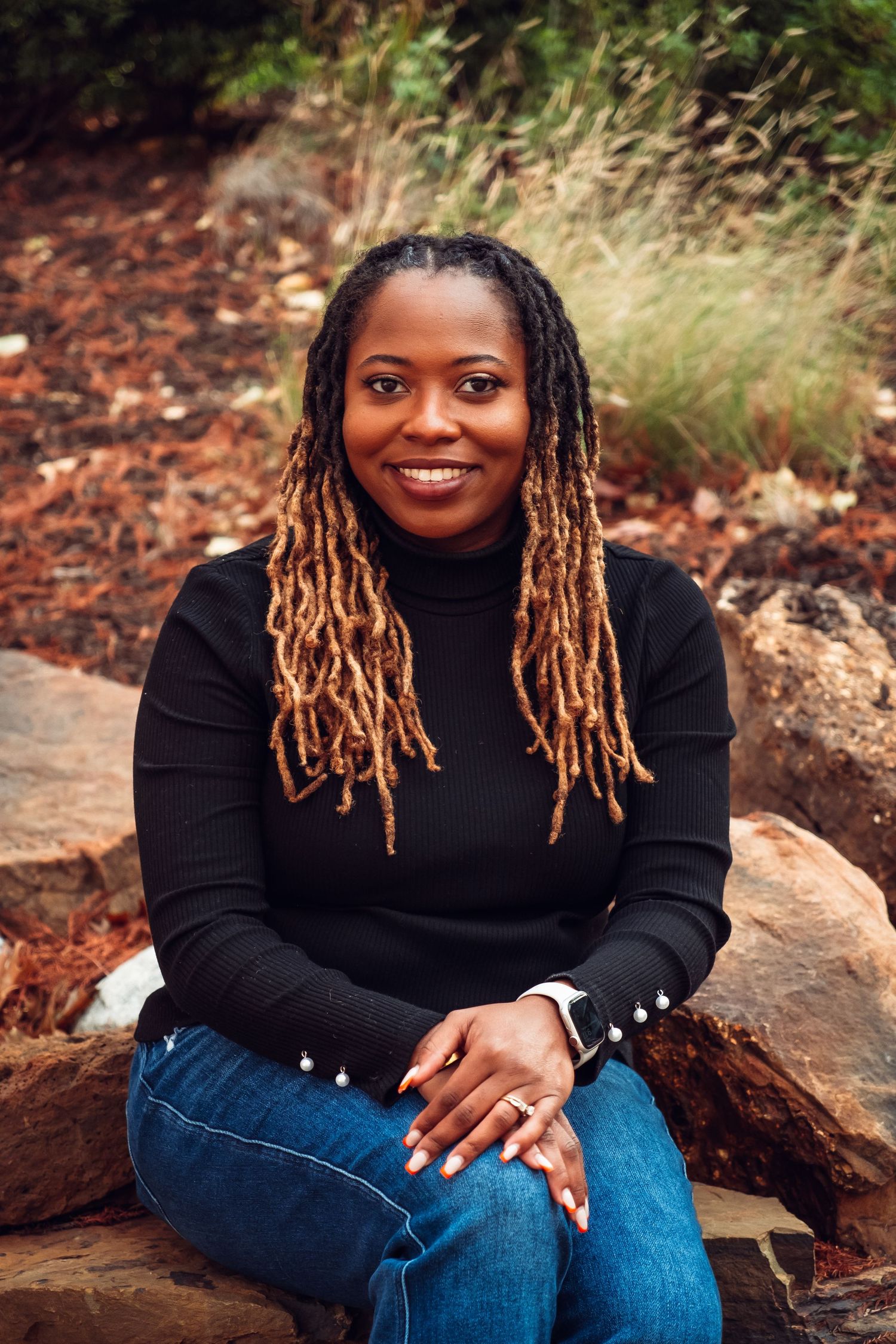 Professional headshot of a woman in Arlington, Texas. Taken by award-winning Dallas Headshot Photographer Eric Aaberg.
