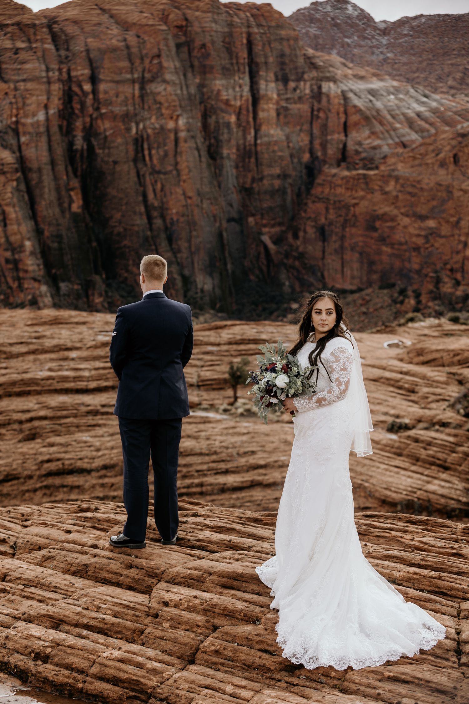 first look elopement bridals