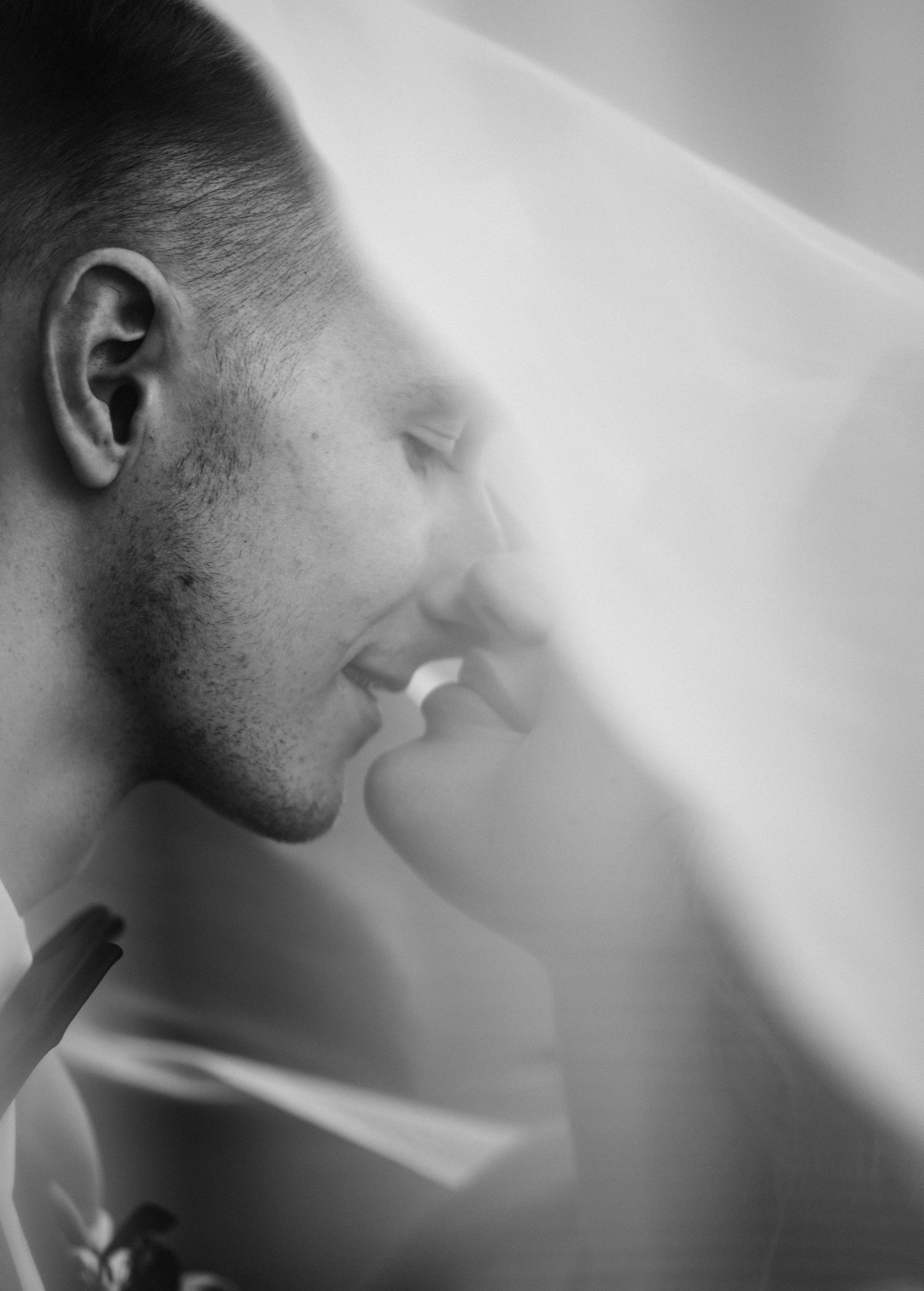 What to Ask When Meeting a Wedding Photographer